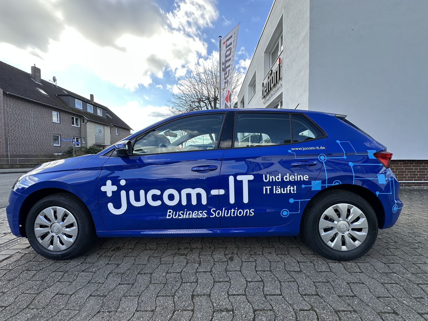 Fahrzeugbeschriftung jucom-IT