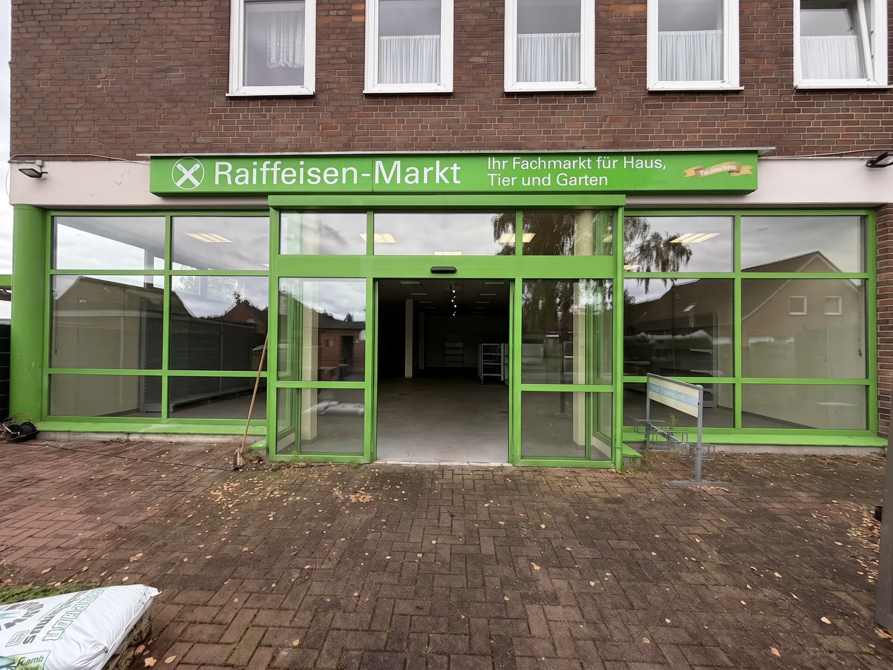 Schaufenster vor der Folierung